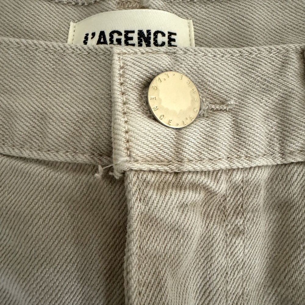 L'AGENCE Audrey Mid-Rise Shorts - Picture 8 of 13